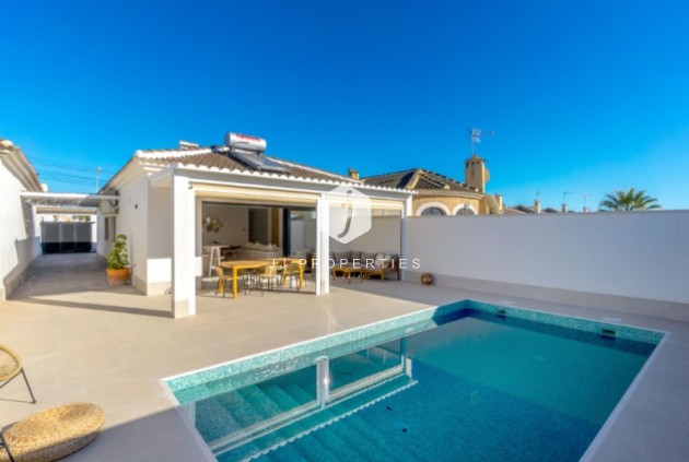 Resale - Villa -
Torrevieja - Costa Blanca