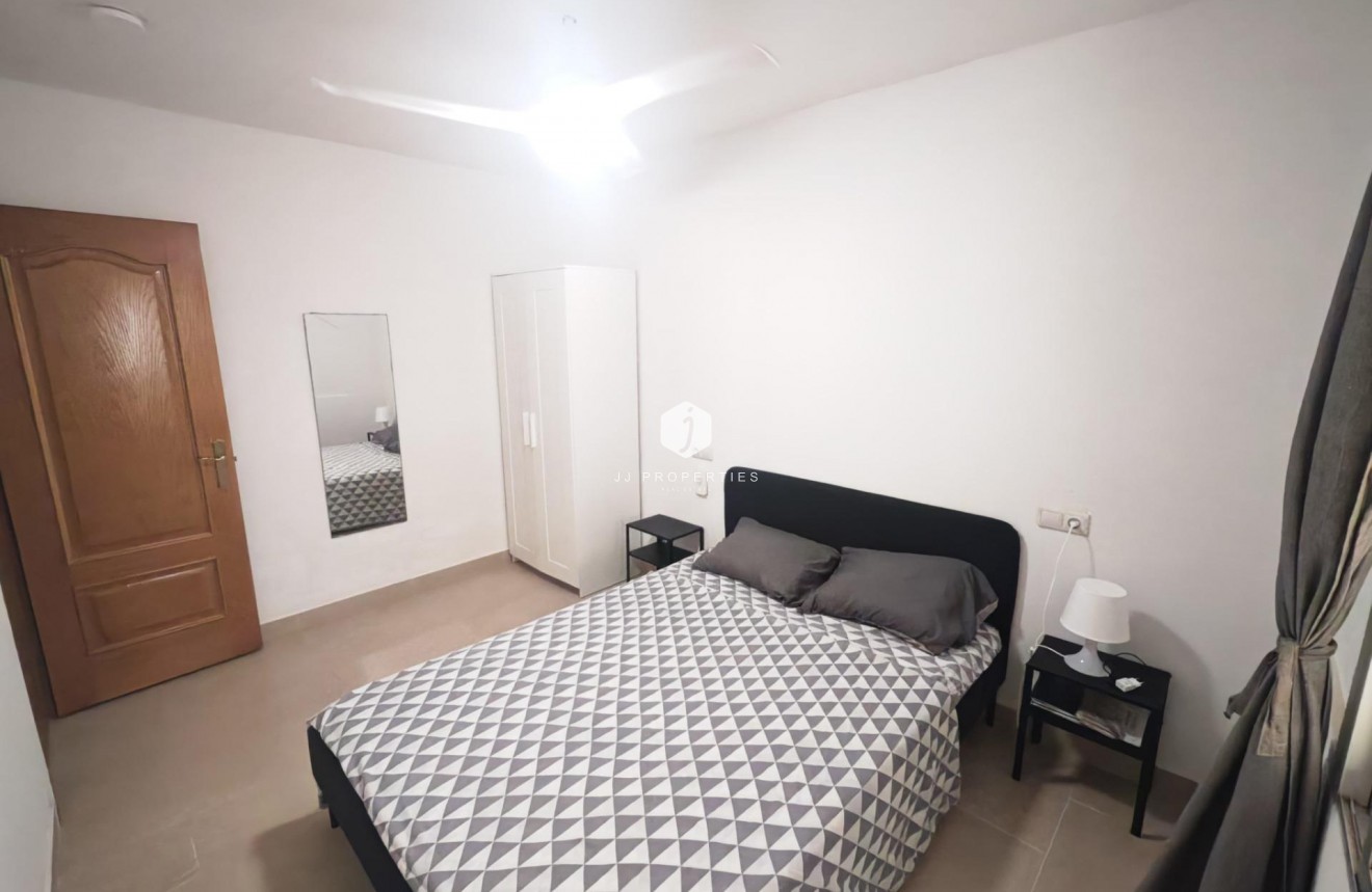 Tweedehands - Bungalow -
Torrevieja - Playa del Cura