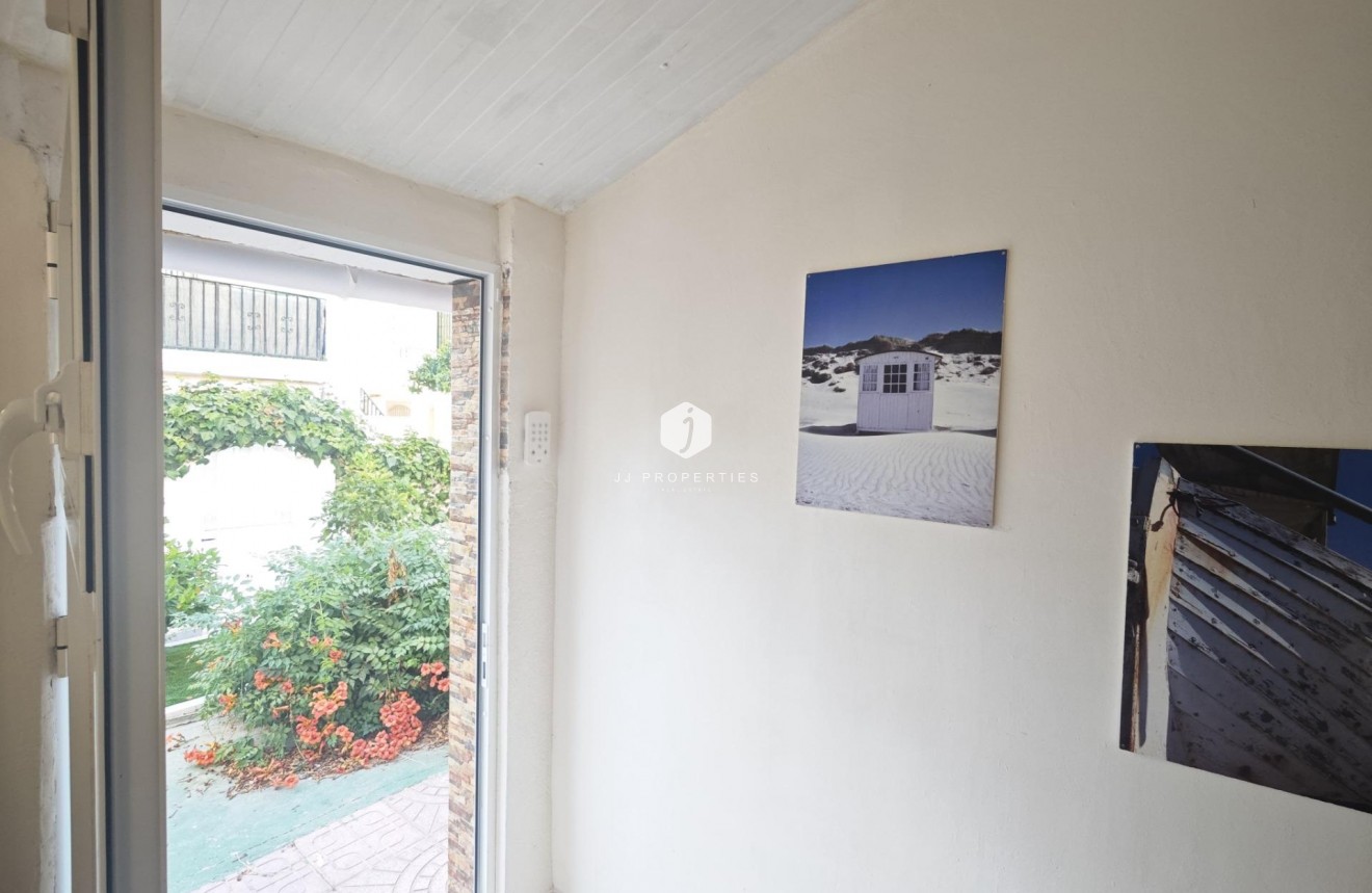 Tweedehands - Bungalow -
Torrevieja - Playa del Cura