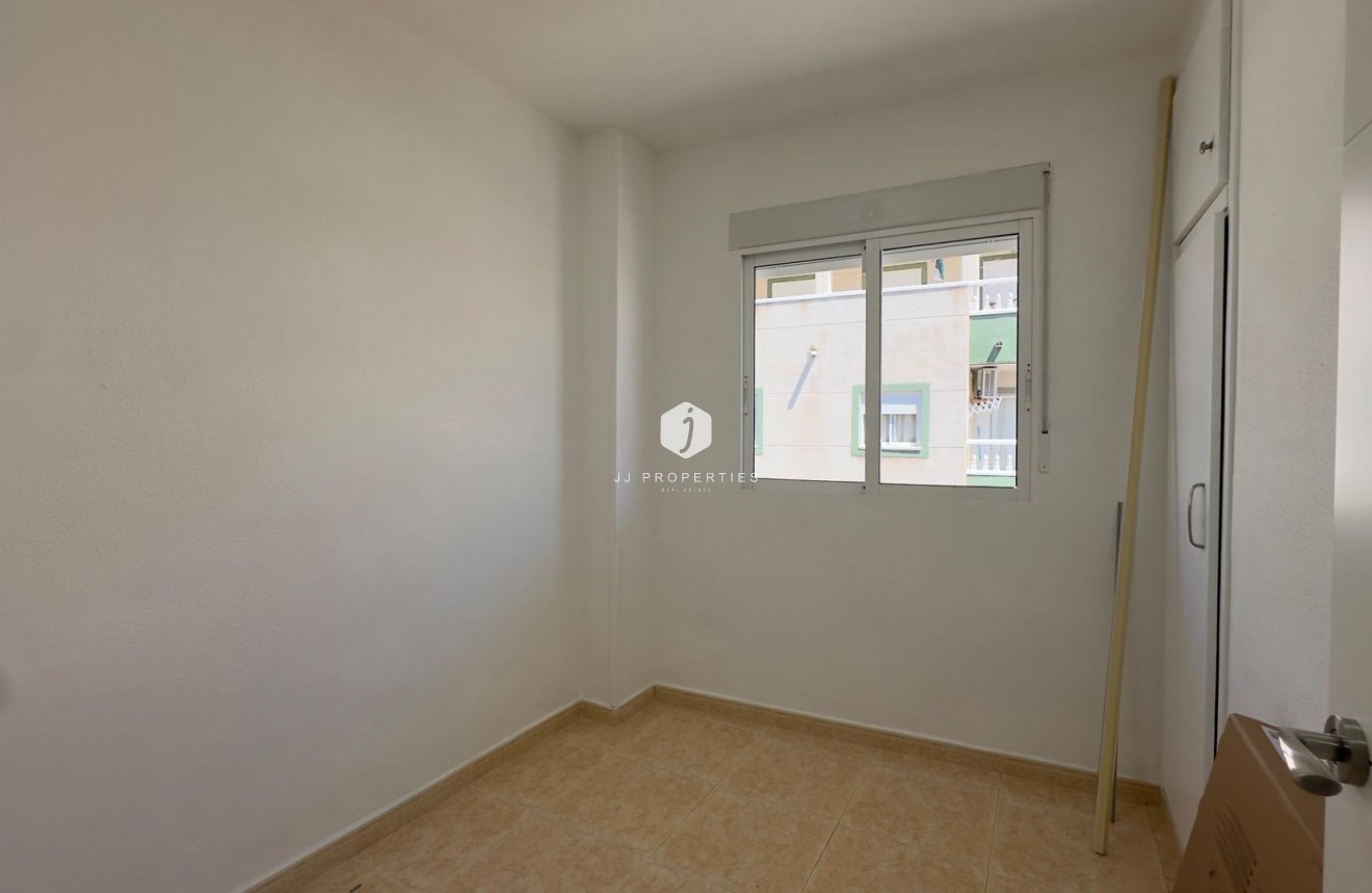 Segunda mano - Apartamento / piso -
Torrevieja - Centro