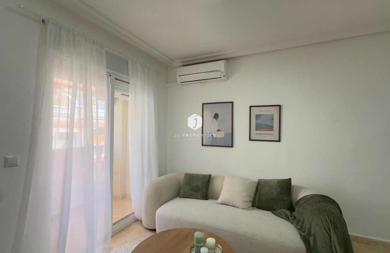 Segunda mano - Apartamento / piso -
Torrevieja - Centro