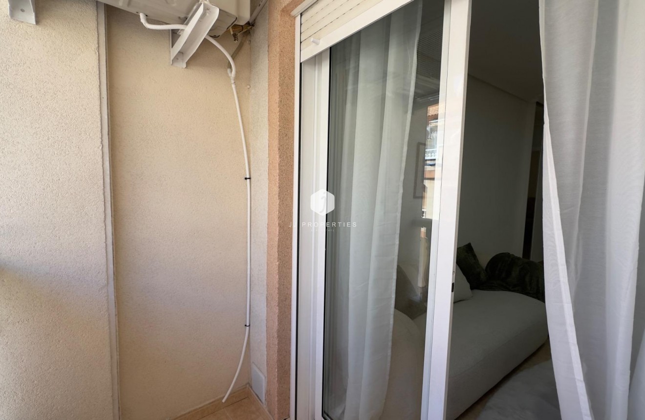 Segunda mano - Apartamento / piso -
Torrevieja - Centro