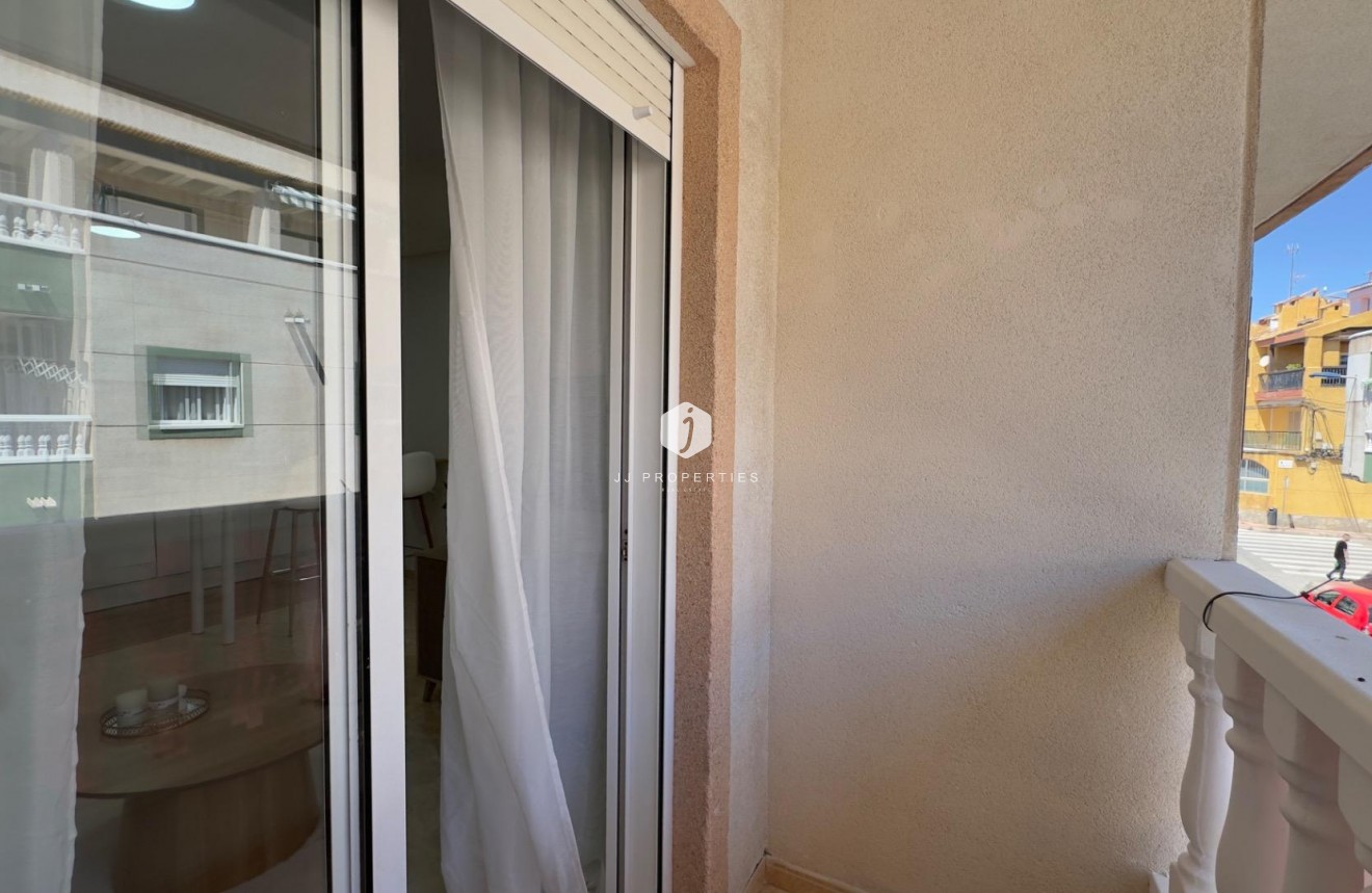 Segunda mano - Apartamento / piso -
Torrevieja - Centro