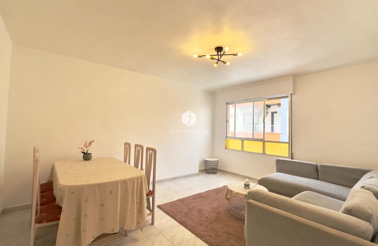 Tweedehands - Appartement / flat -
Torrevieja - Estacion de autobuses