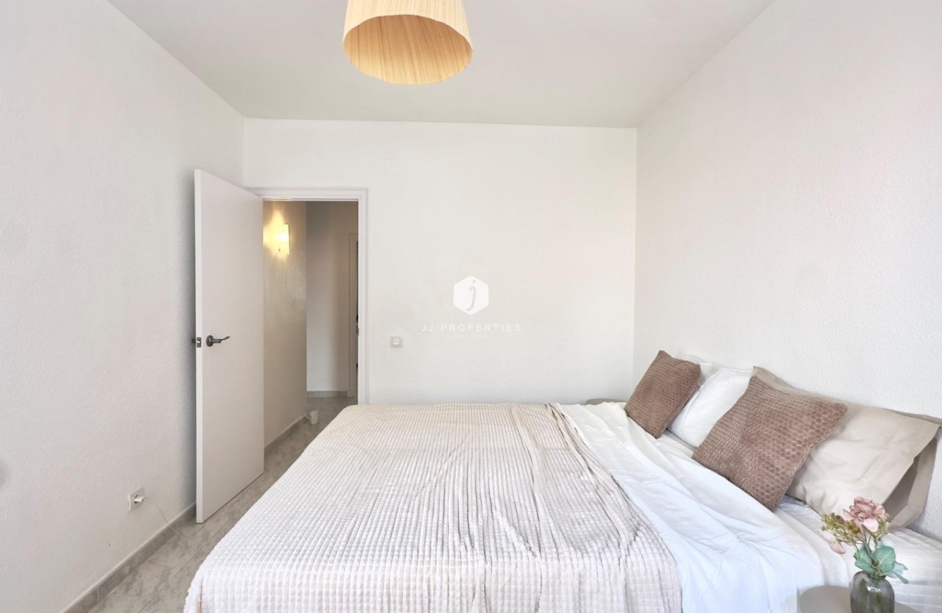 Aus zweiter Hand - Wohnung -
Torrevieja - Estacion de autobuses