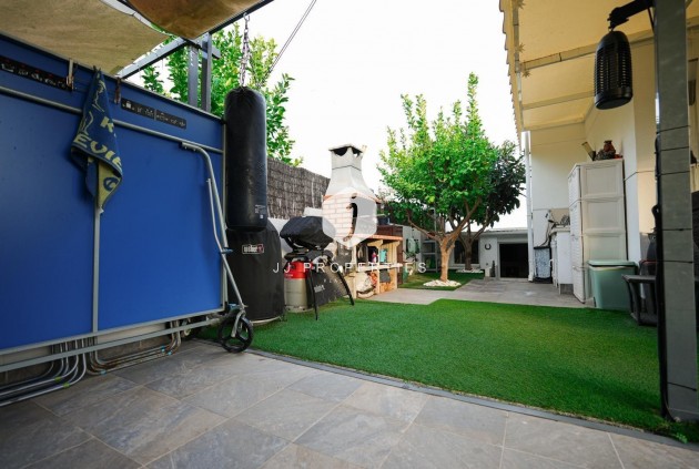 Resale - Chalet -
Torrevieja - aguas nuevas