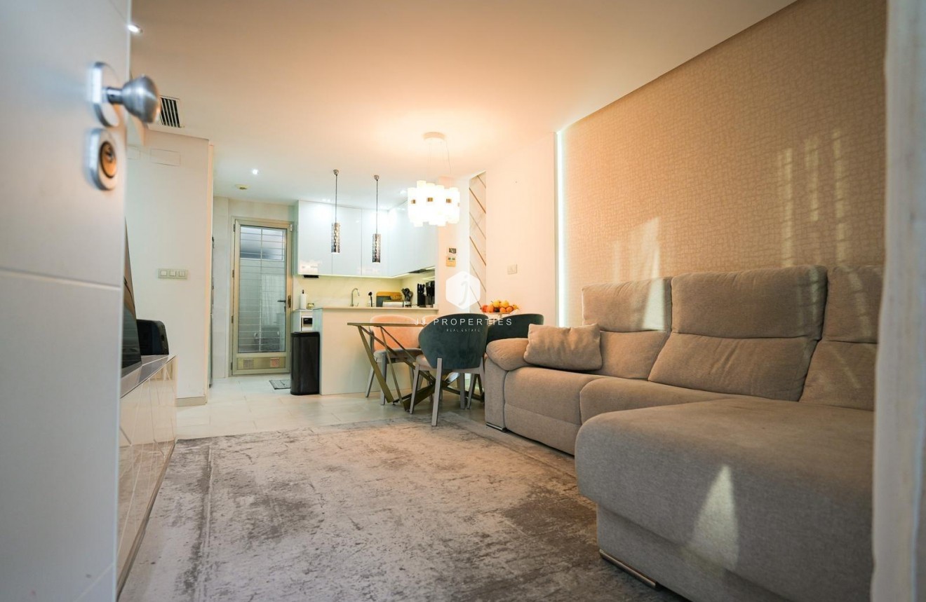 Resale - Chalet -
Torrevieja - aguas nuevas