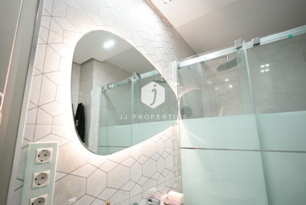 Resale - Chalet -
Torrevieja - aguas nuevas