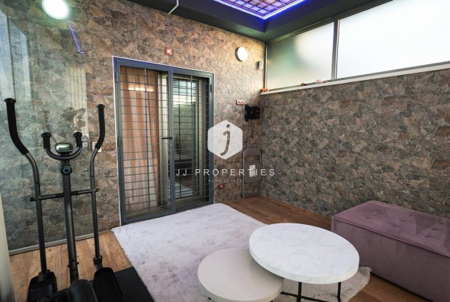Resale - Chalet -
Torrevieja - aguas nuevas