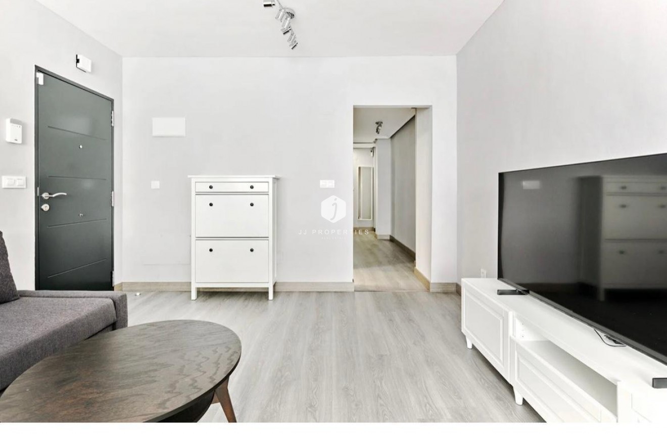 Resale - Apartment / flat -
Torrevieja - Centro