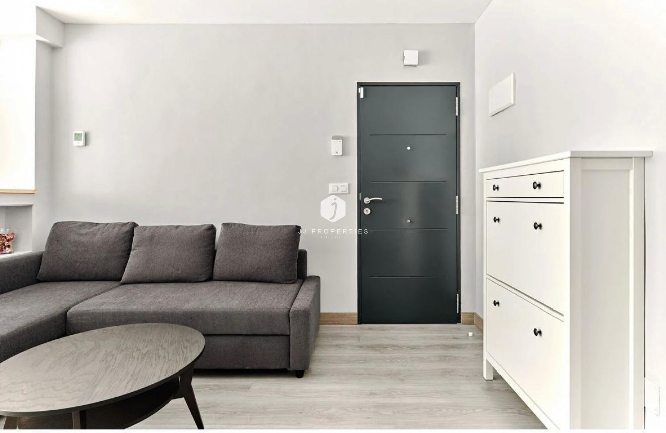 Resale - Apartment / flat -
Torrevieja - Centro