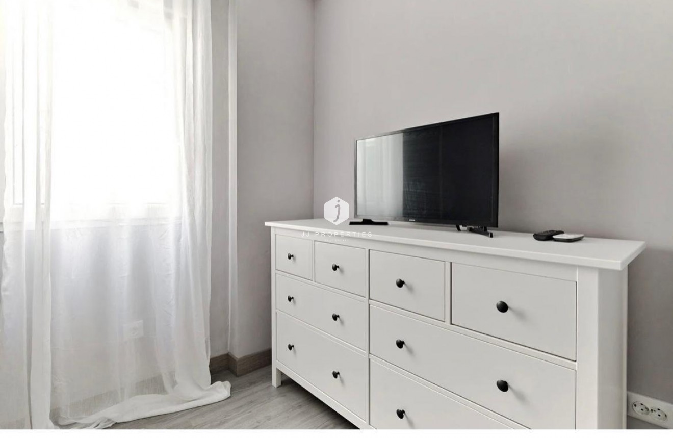 Resale - Apartment / flat -
Torrevieja - Centro