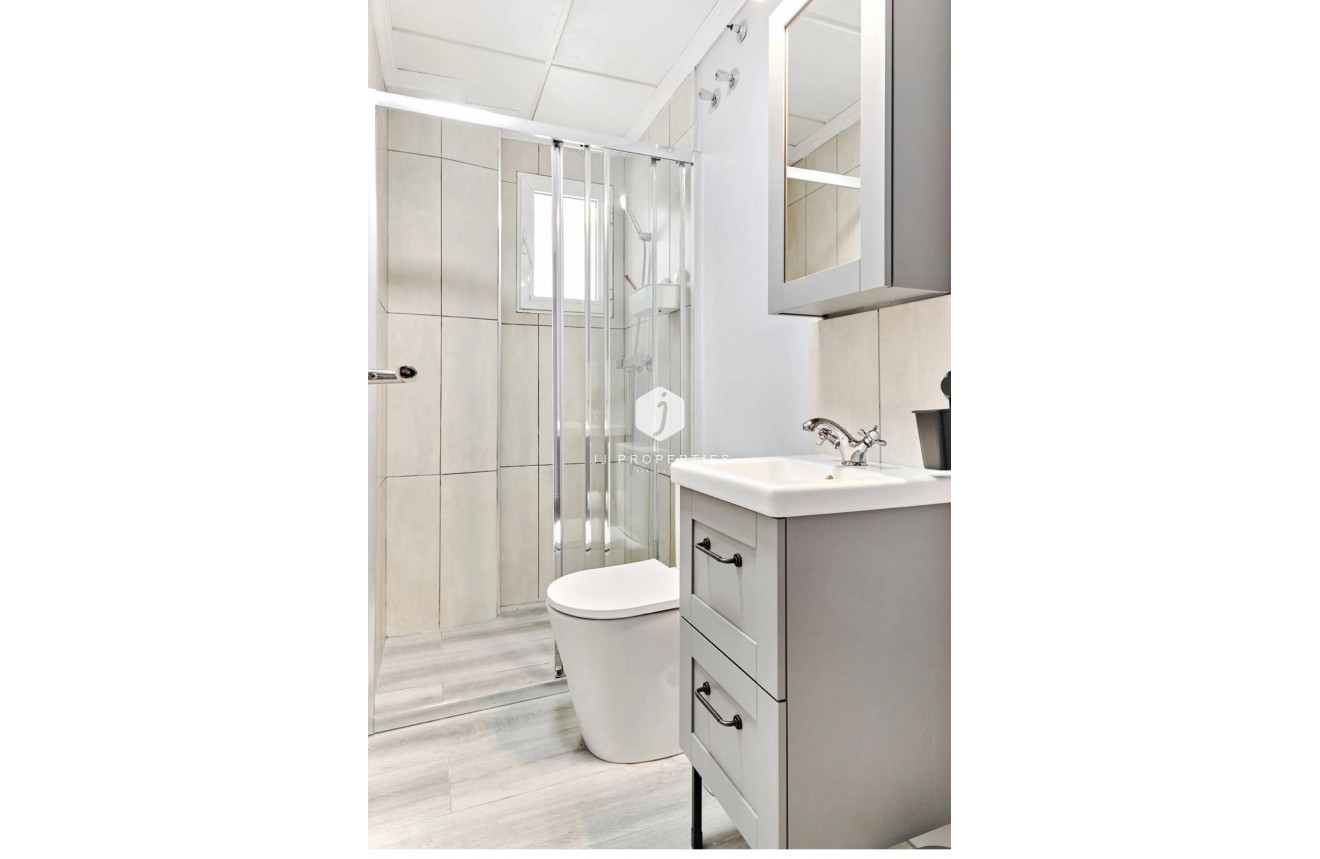 D'occasion - Appartement -
Torrevieja - Centro