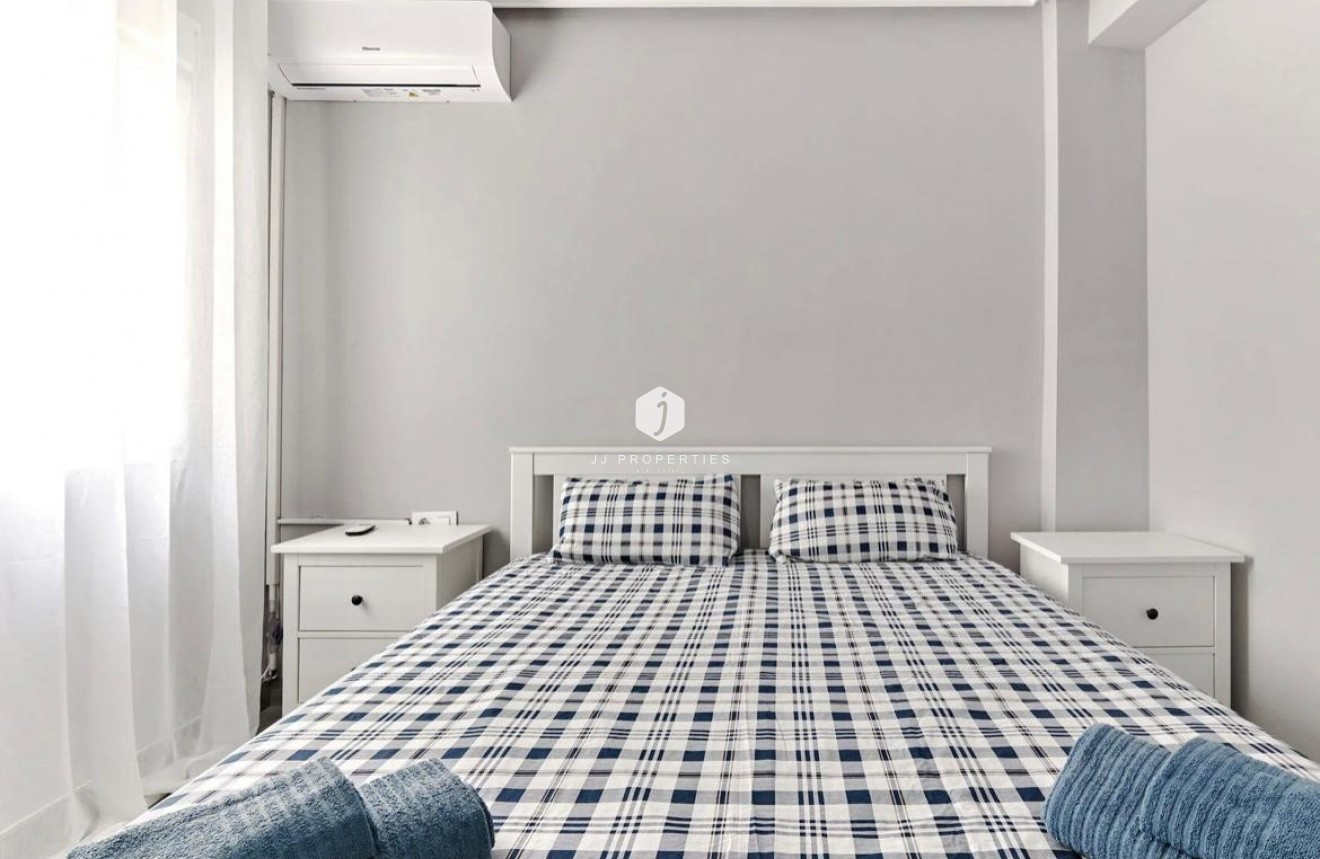 D'occasion - Appartement -
Torrevieja - Centro