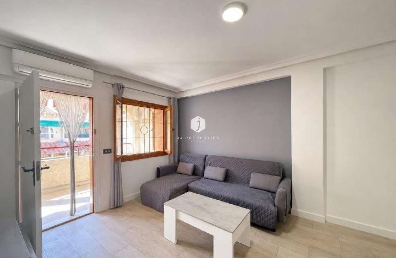 Tweedehands - Appartement / flat -
Torrevieja - Acequion