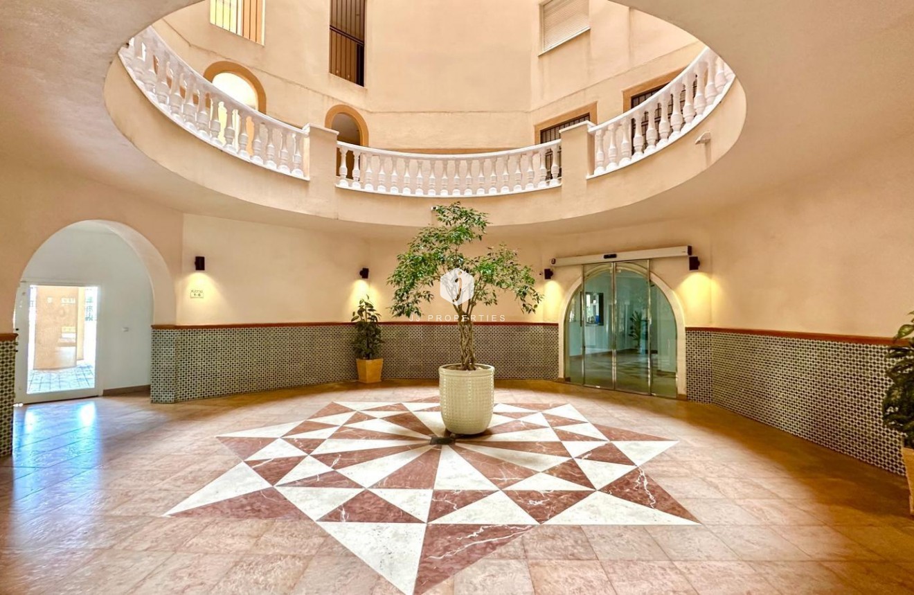Tweedehands - Appartement / flat -
Torrevieja - Los Frutales