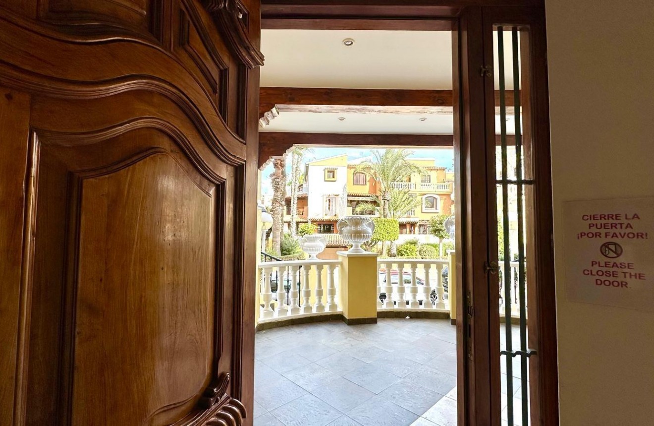 Tweedehands - Appartement / flat -
Torrevieja - Los Frutales