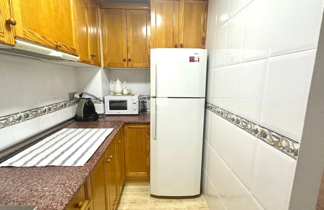 Z drugiej ręki - Mieszkanie w bloku -
Torrevieja - Acequion