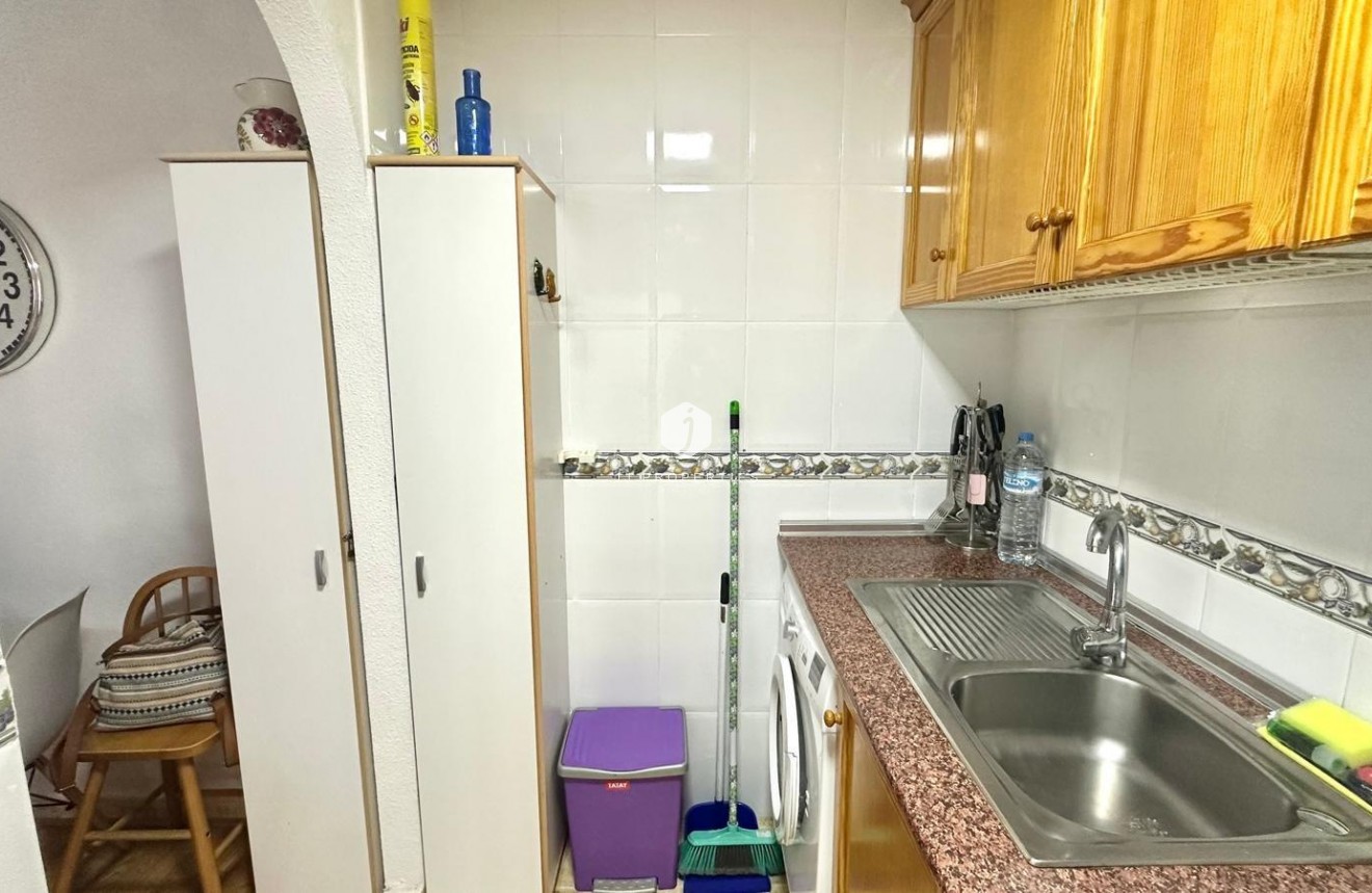 Z drugiej ręki - Mieszkanie w bloku -
Torrevieja - Acequion