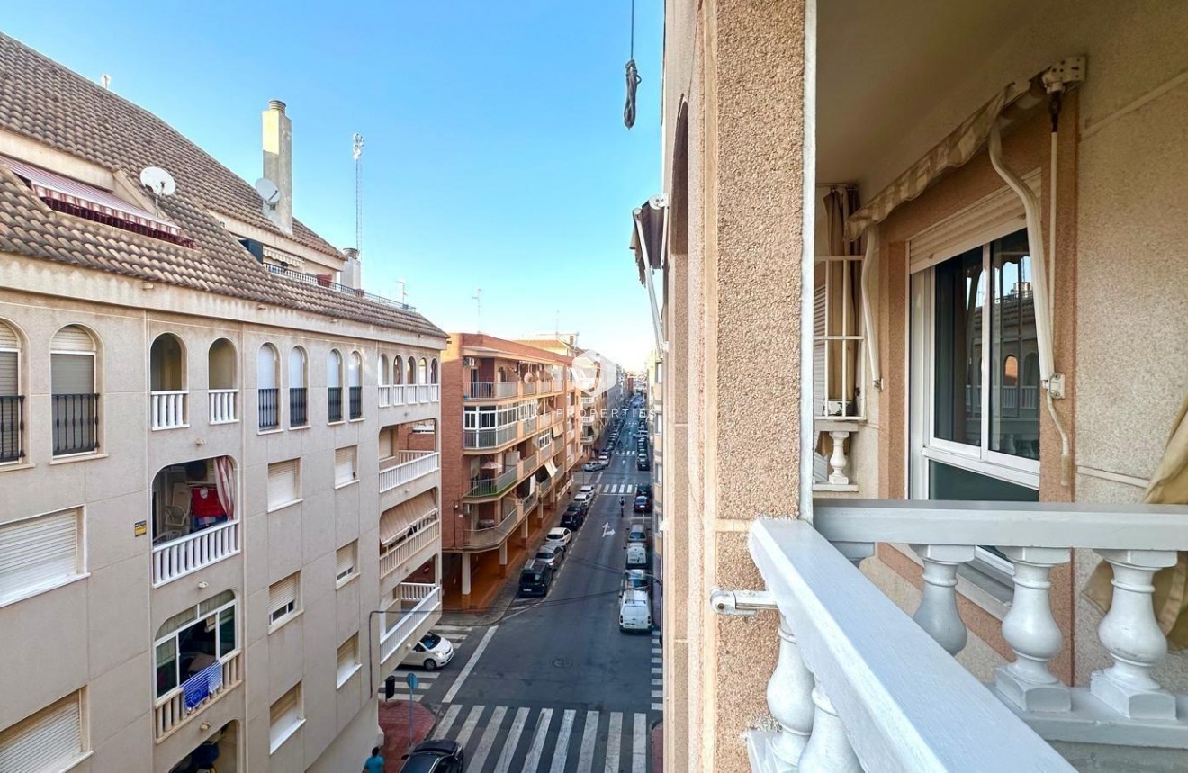 Z drugiej ręki - Mieszkanie w bloku -
Torrevieja - Acequion