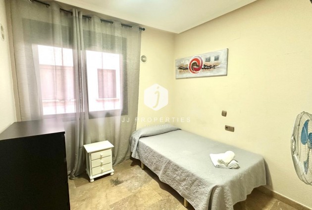 Z drugiej ręki - Mieszkanie w bloku -
Torrevieja