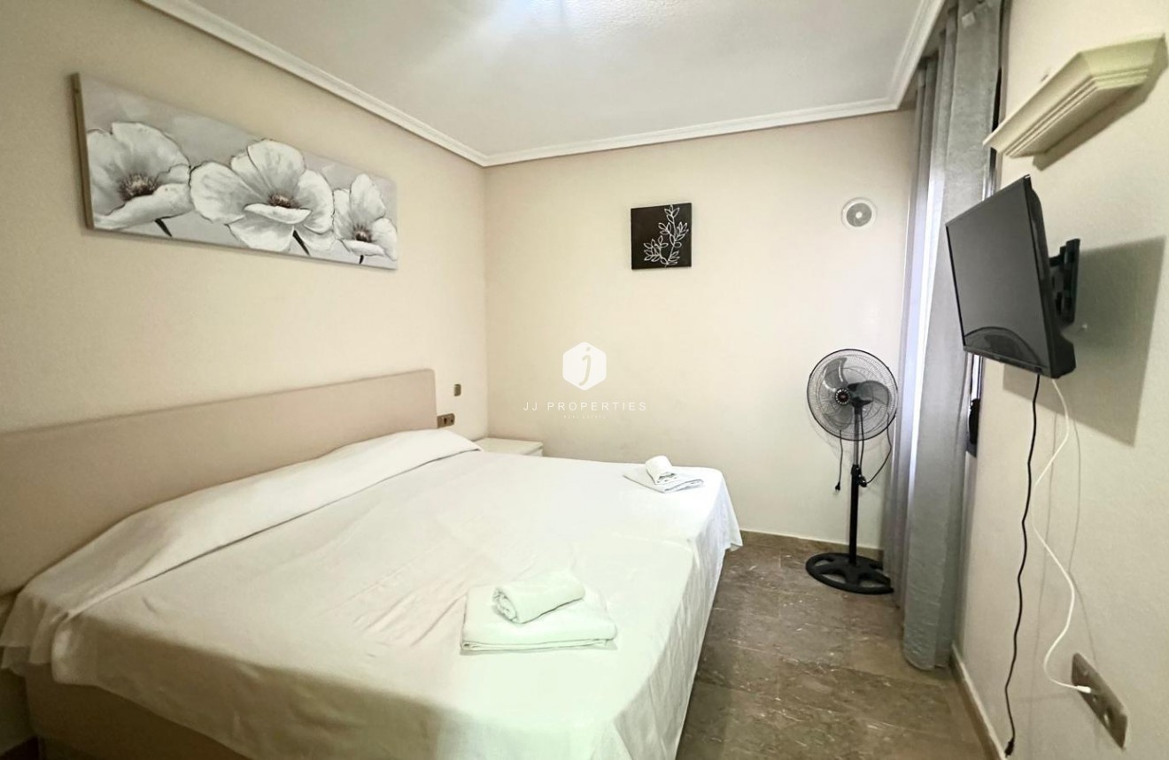Z drugiej ręki - Mieszkanie w bloku -
Torrevieja