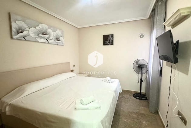 Z drugiej ręki - Mieszkanie w bloku -
Torrevieja