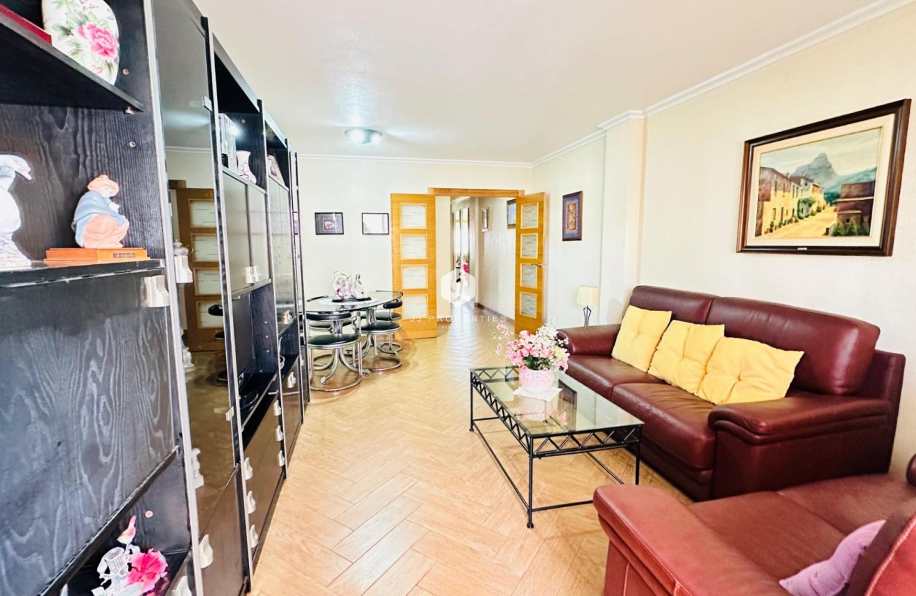 Z drugiej ręki - Mieszkanie w bloku -
Torrevieja - Centro