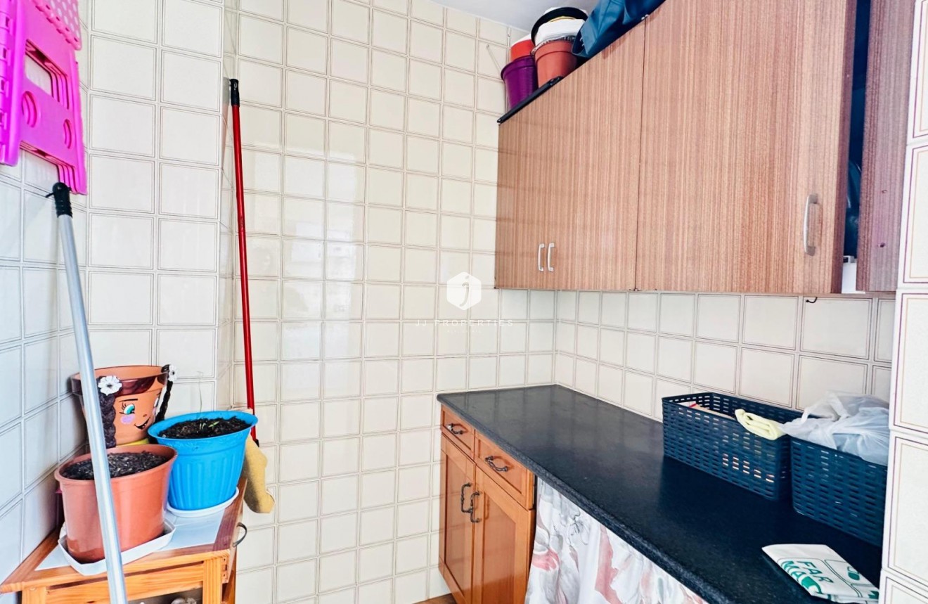 Z drugiej ręki - Mieszkanie w bloku -
Torrevieja - Centro