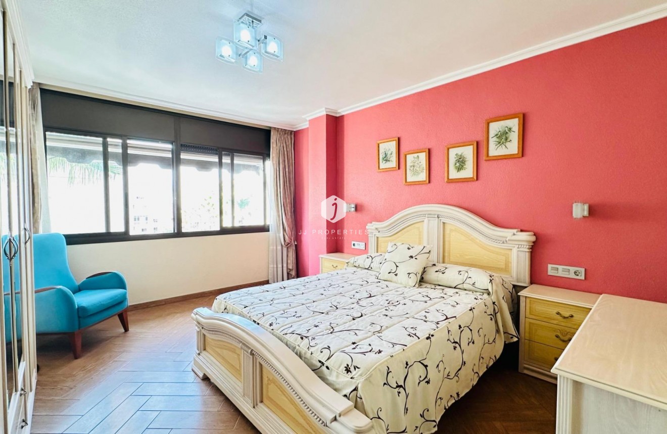 Z drugiej ręki - Mieszkanie w bloku -
Torrevieja - Centro