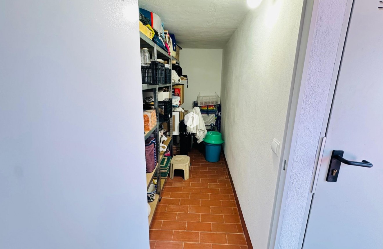 Z drugiej ręki - Mieszkanie w bloku -
Torrevieja - Centro