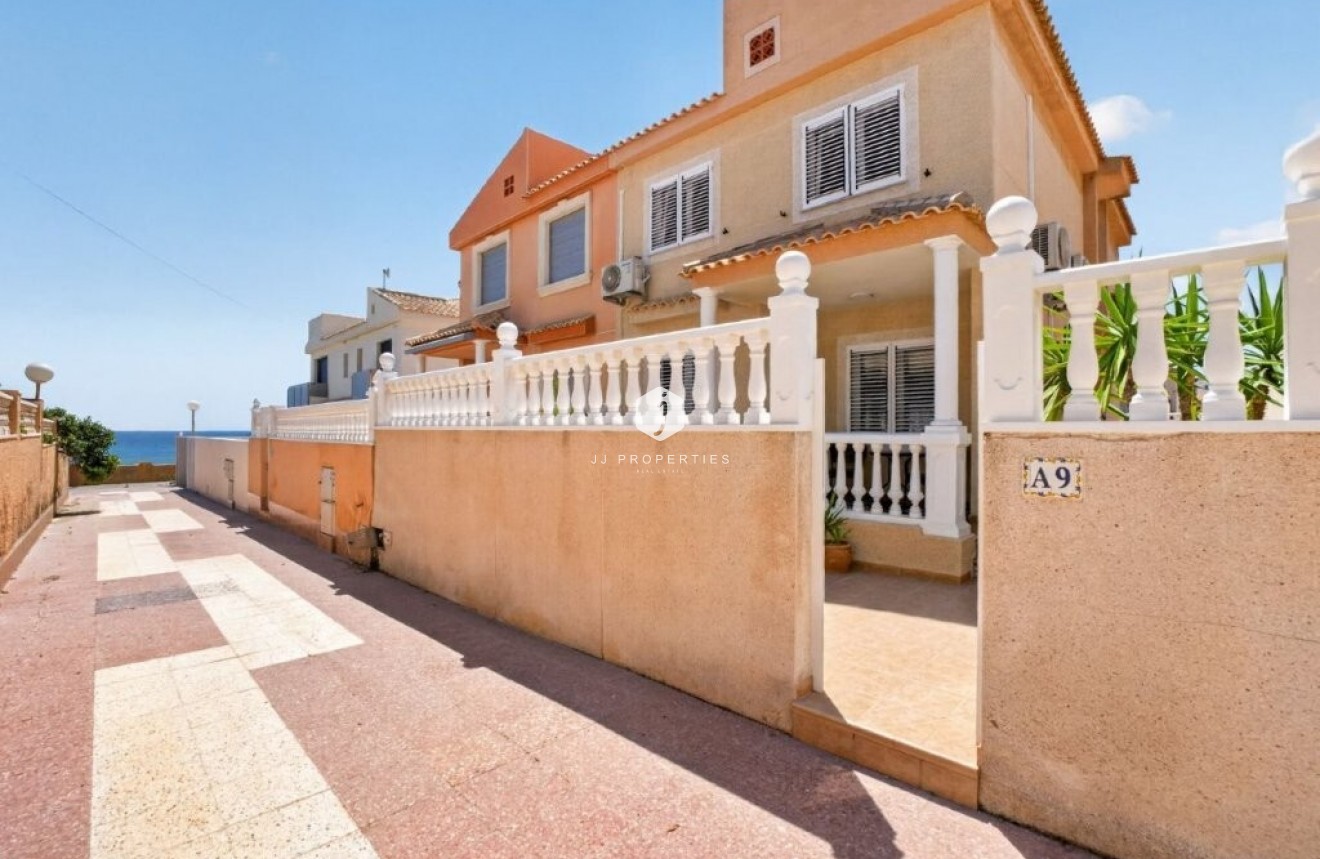Resale - Chalet -
Torrevieja - Cabo cervera