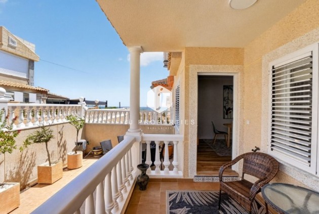 Resale - Chalet -
Torrevieja - Cabo cervera