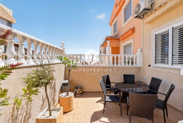 Resale - Chalet -
Torrevieja - Cabo cervera