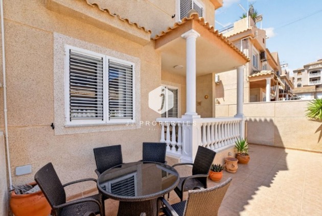 Resale - Chalet -
Torrevieja - Cabo cervera