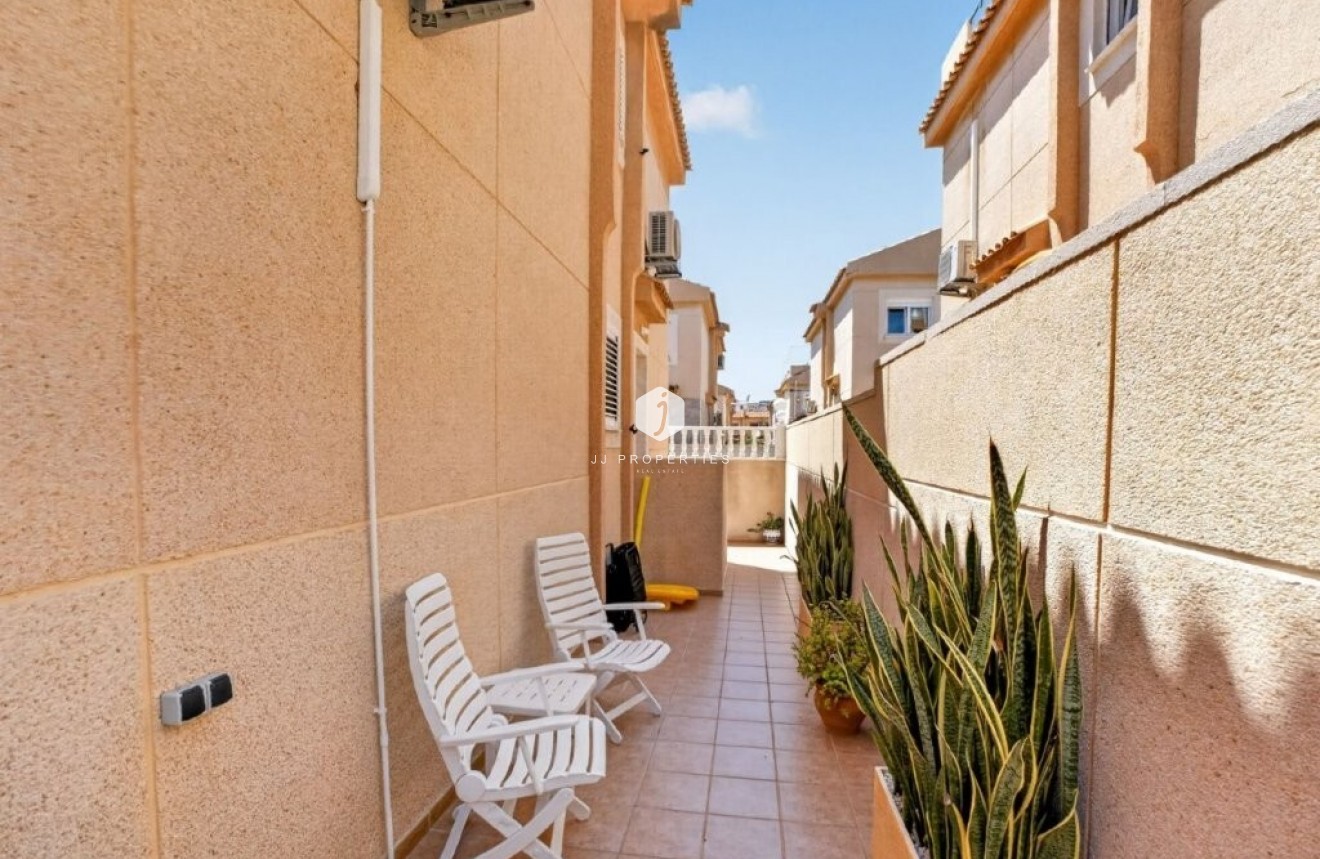Resale - Chalet -
Torrevieja - Cabo cervera
