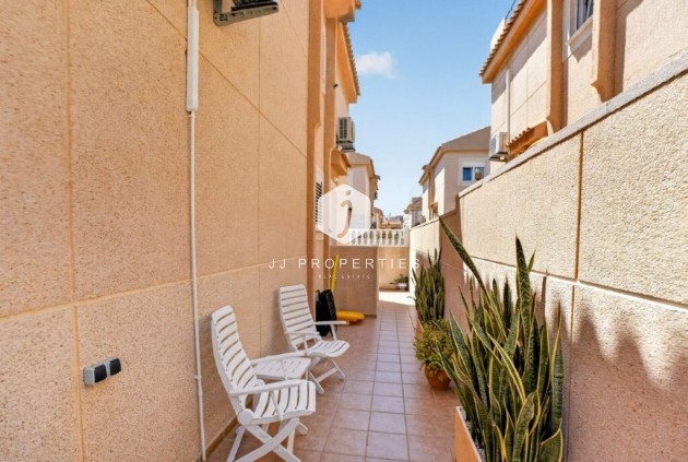 Resale - Chalet -
Torrevieja - Cabo cervera