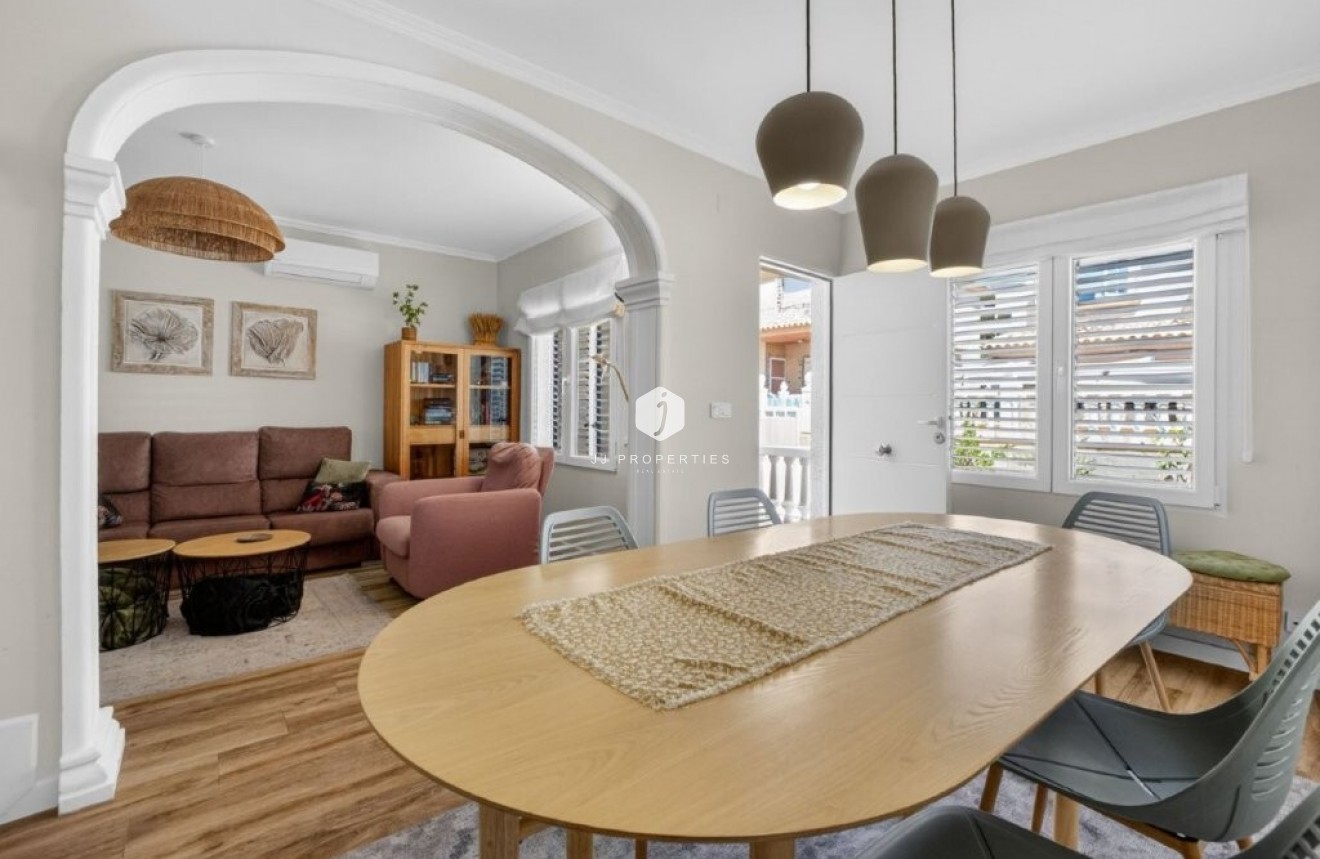 Resale - Chalet -
Torrevieja - Cabo cervera