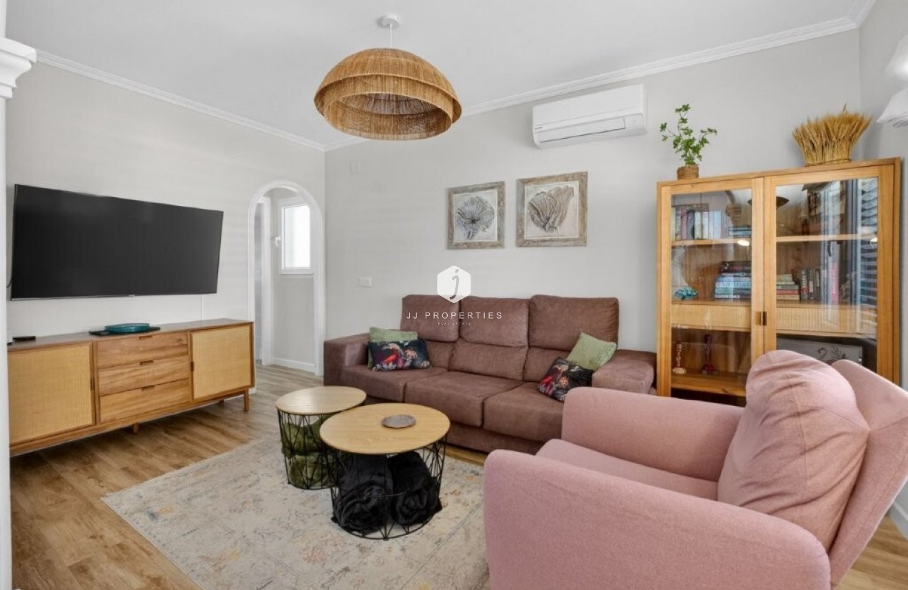 Resale - Chalet -
Torrevieja - Cabo cervera