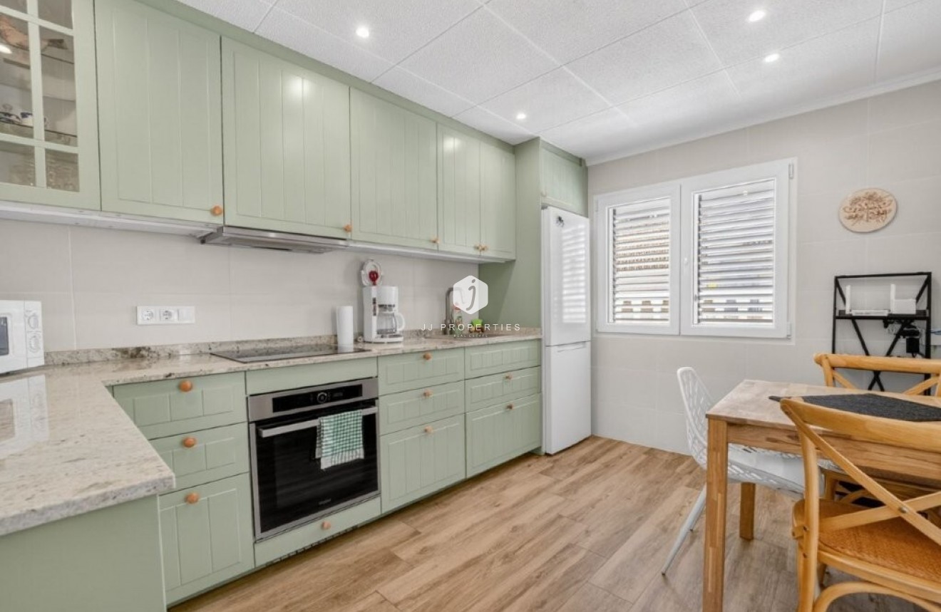 Resale - Chalet -
Torrevieja - Cabo cervera
