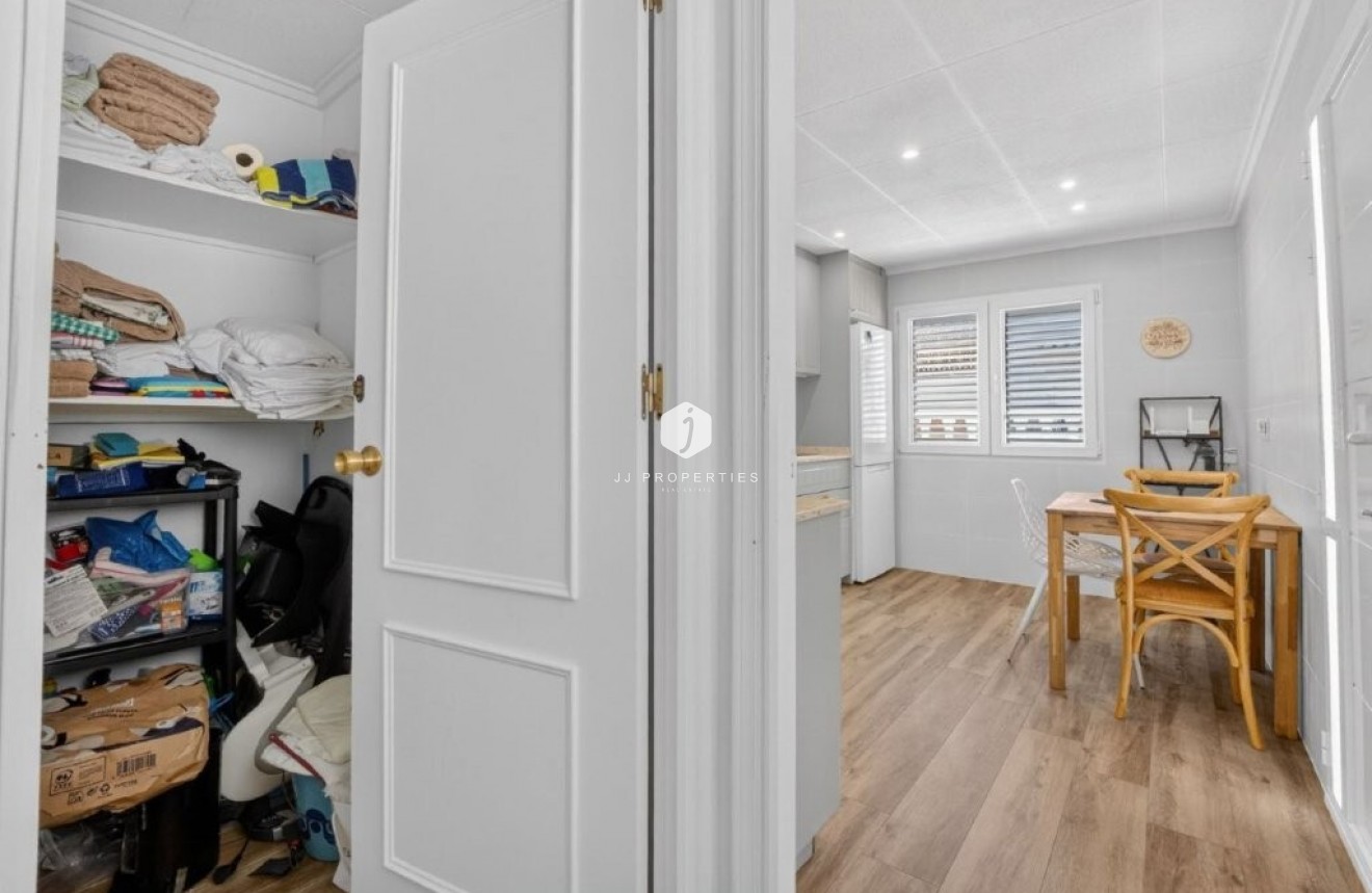 Resale - Chalet -
Torrevieja - Cabo cervera