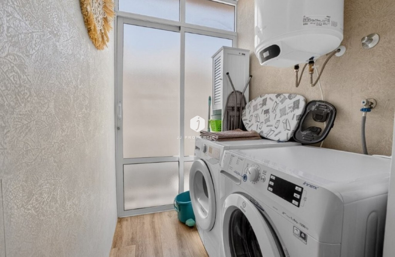 Resale - Chalet -
Torrevieja - Cabo cervera