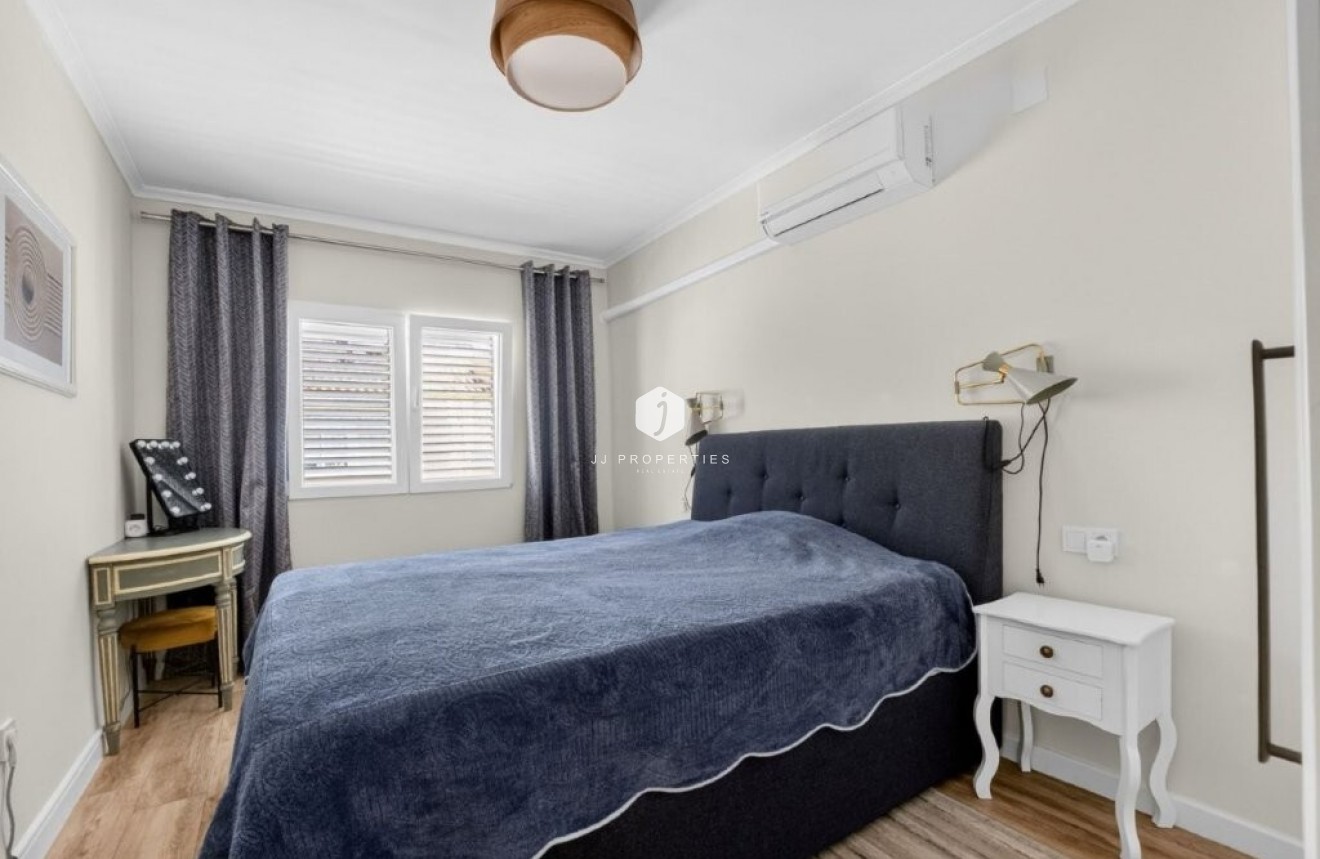 Resale - Chalet -
Torrevieja - Cabo cervera