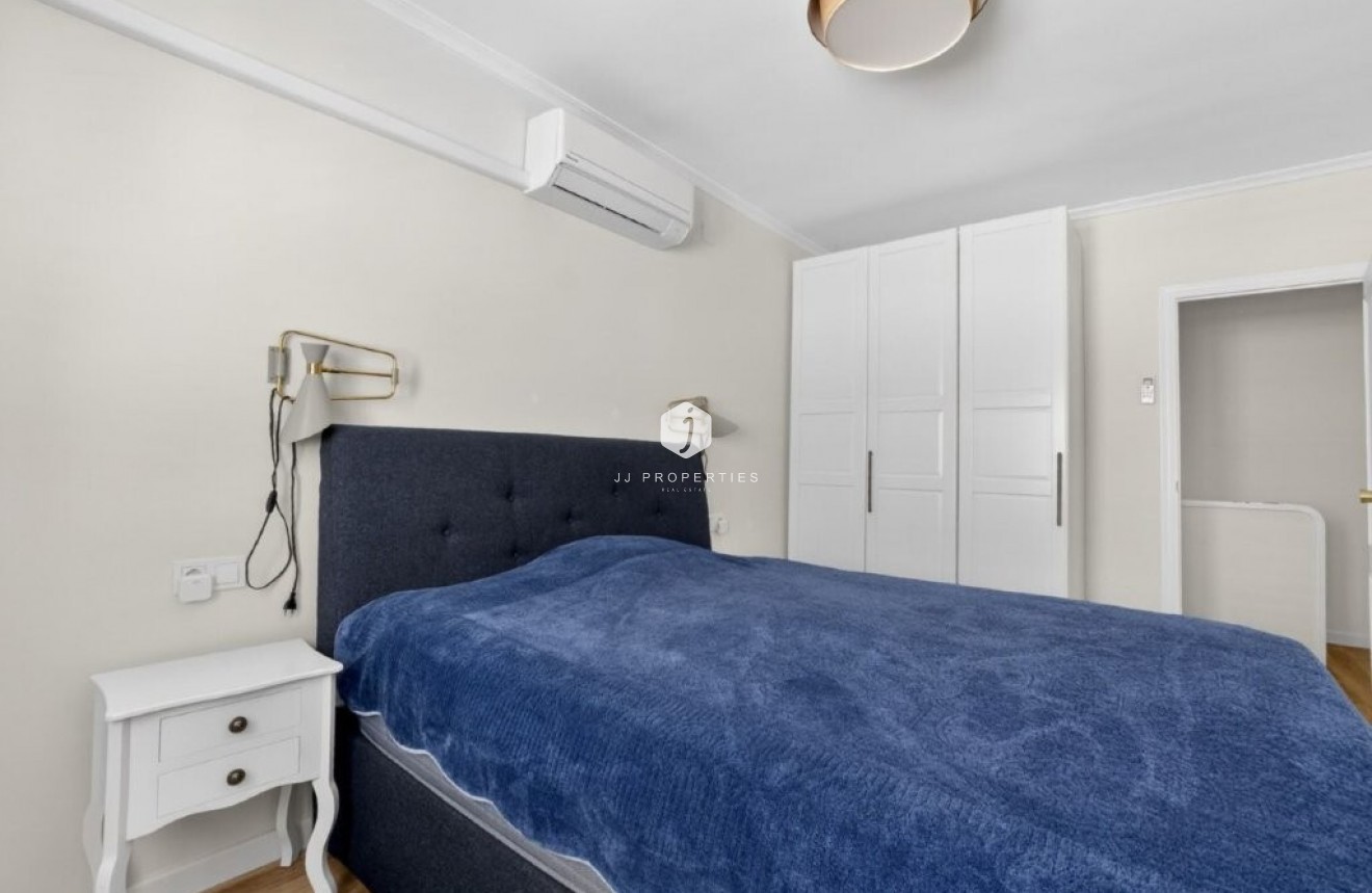 Resale - Chalet -
Torrevieja - Cabo cervera