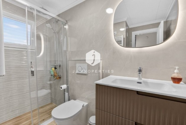 Resale - Chalet -
Torrevieja - Cabo cervera