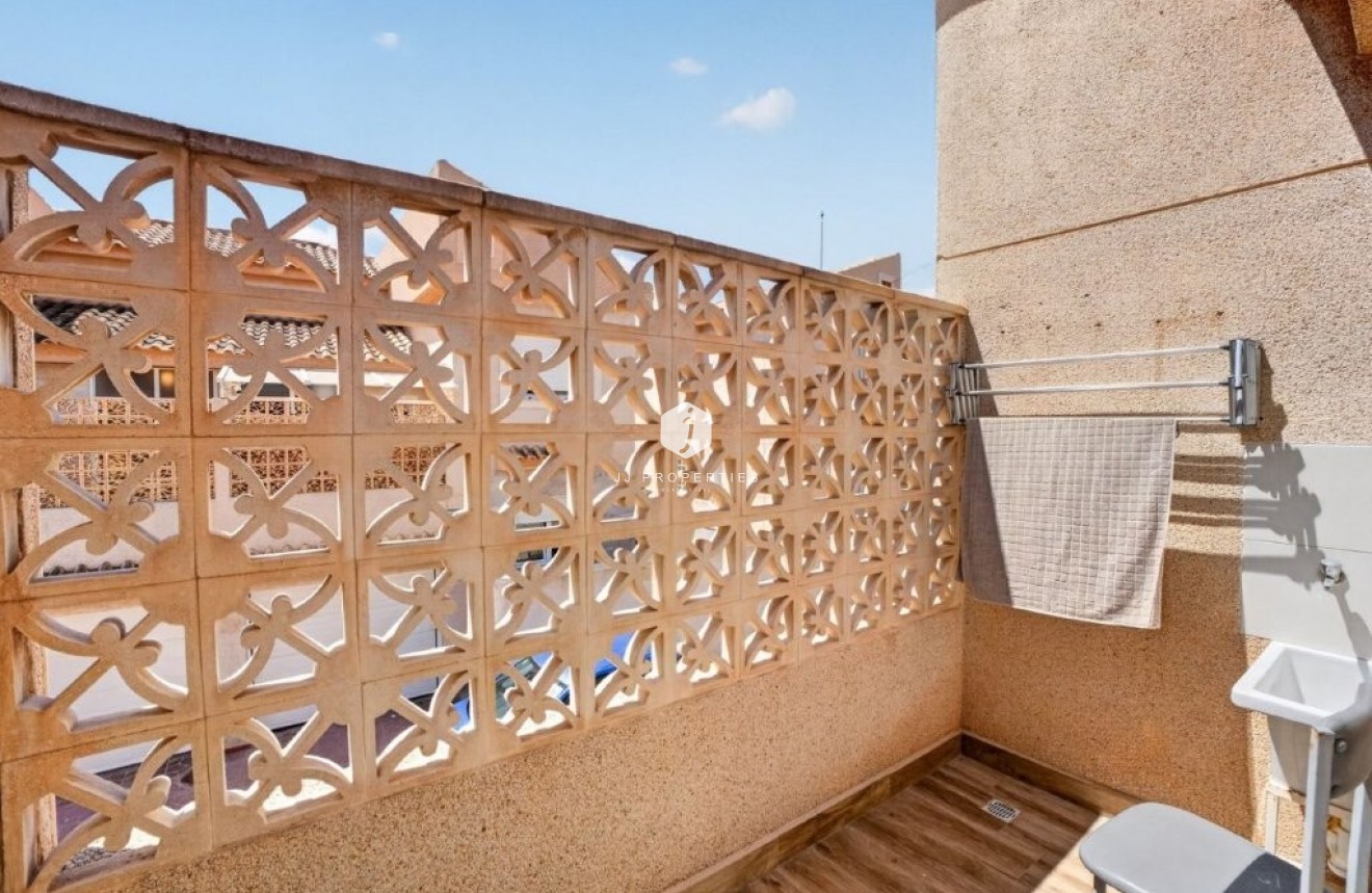 Resale - Chalet -
Torrevieja - Cabo cervera
