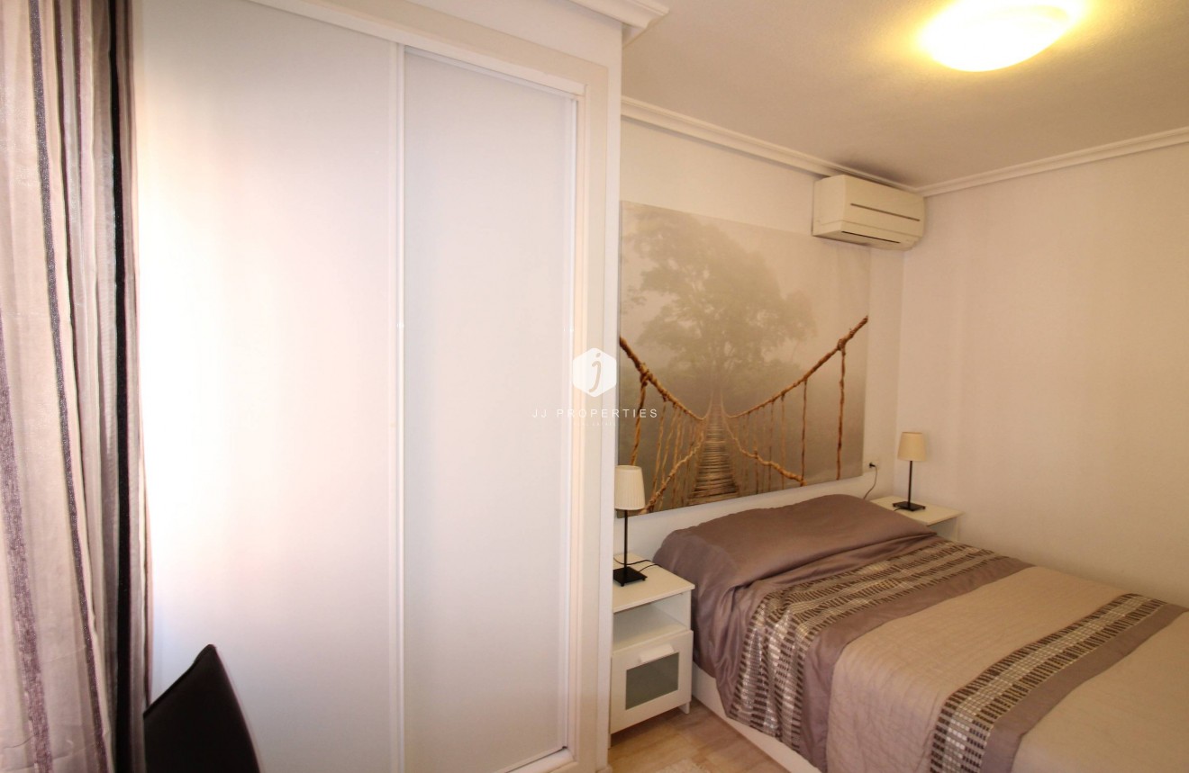 Tweedehands - Appartement / flat -
Torrevieja - Centro