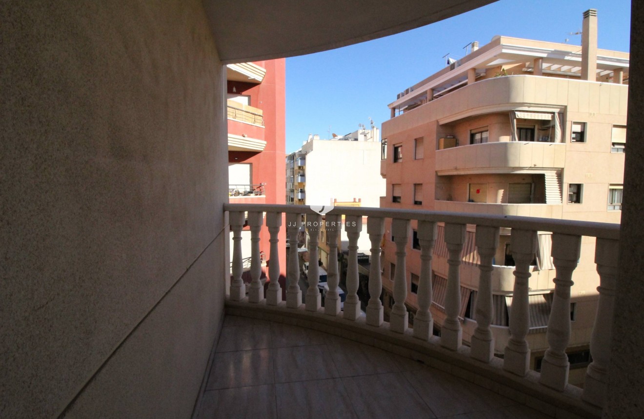 Tweedehands - Appartement / flat -
Torrevieja - Centro