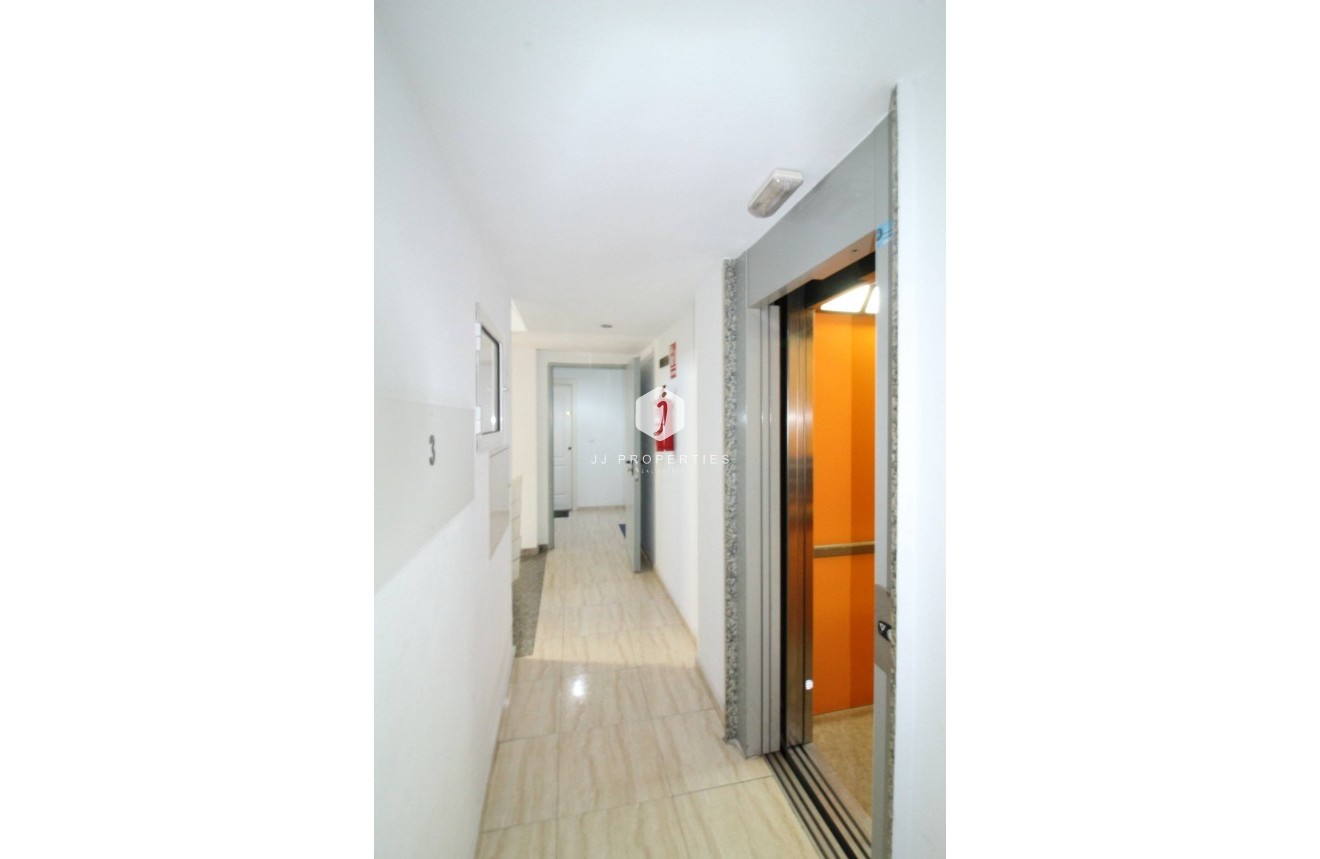 Tweedehands - Appartement / flat -
Torrevieja - Centro
