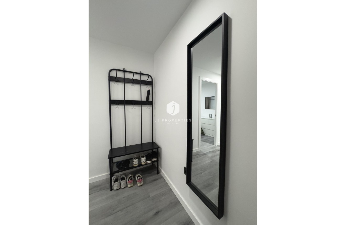 Tweedehands - Appartement / flat -
Torrevieja - Centro